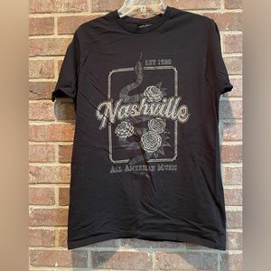 Persaya Black Nashville T-shirt Size Medium